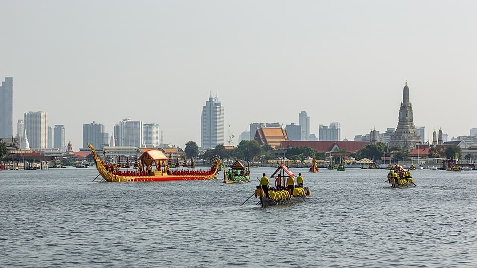 Royal Barge Rehearsals Begin August 17 With River Curbs